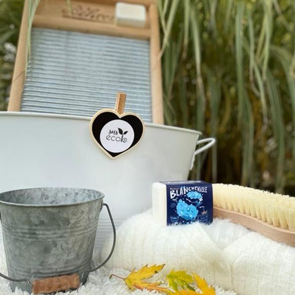 Savon détachant Mme Blancheville (3.00 $ remis à la cause choisie)