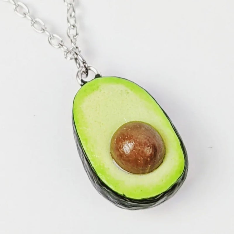 Collier AVOCAT fait main (4.20 $ remis à la cause choisie)