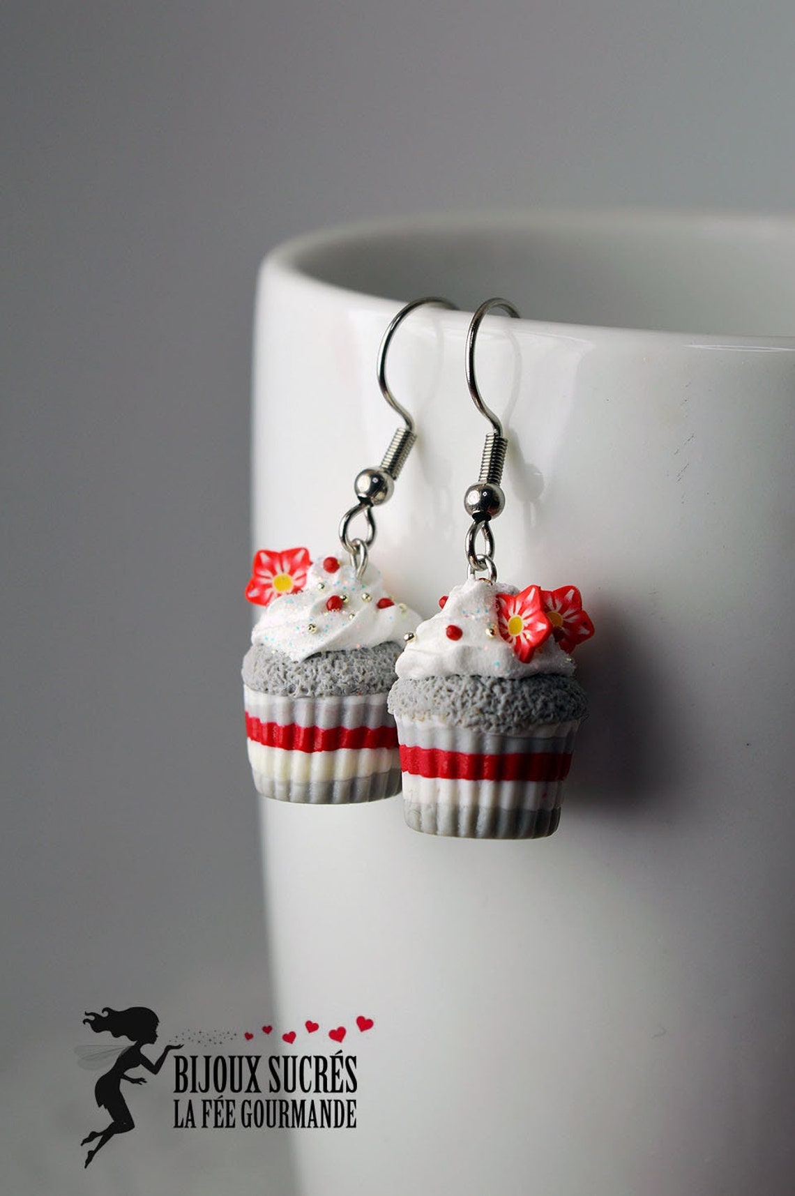 Boucles d'oreilles cupcake d'hiver, inspiration chaussettes en tricot (4.50 $ remis à la cause choisie)